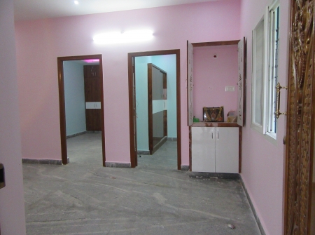2) Li Id 208 - Puja Rooms and Bedroom Entrances.JPG
